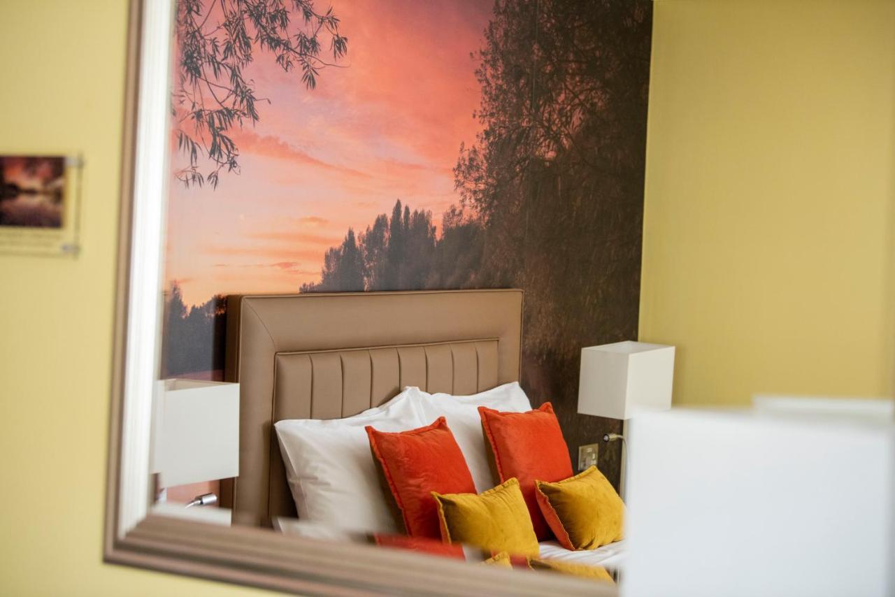 Bridleways Guesthouse & Holiday Homes マンスフィールド エクステリア 写真