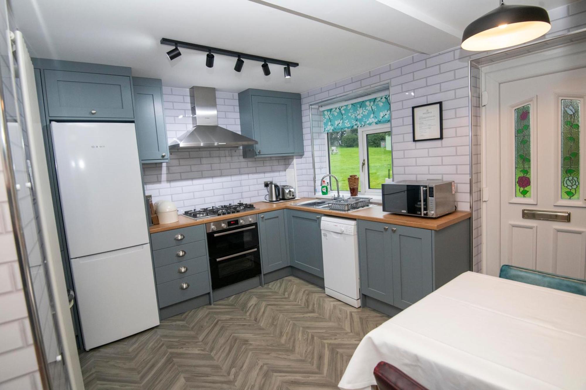 Bridleways Guesthouse & Holiday Homes マンスフィールド エクステリア 写真